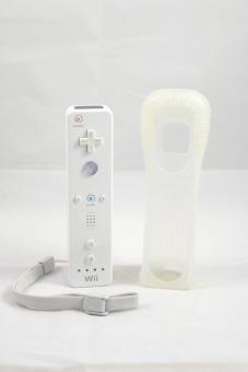 Original Nintendo Wii Controller Fernbedienung / Remote Weiß inkl. Silikonhülle 